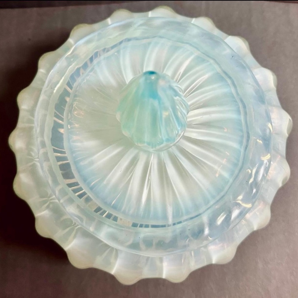 Powder Blue Opalescent Powder Jar Exceptional Murano Italy - Picture 3 of 5